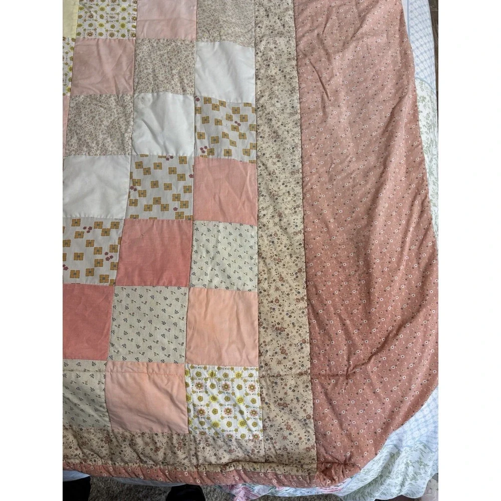 Homemade Vintage Quilt Pink White Beige MCM Floral Block Pattern Twin 48